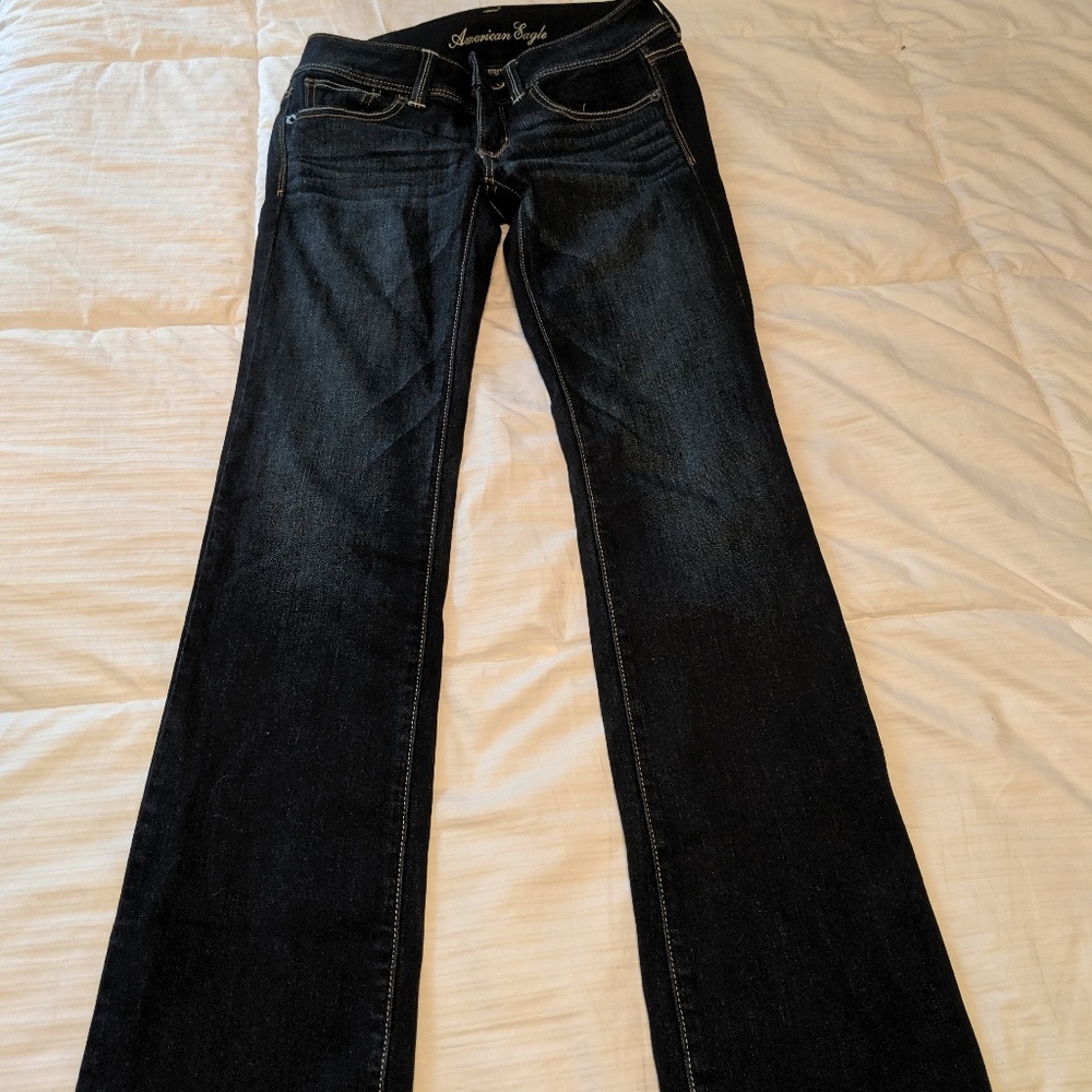 NWOT American Eagle slim boot cut jeans size 2